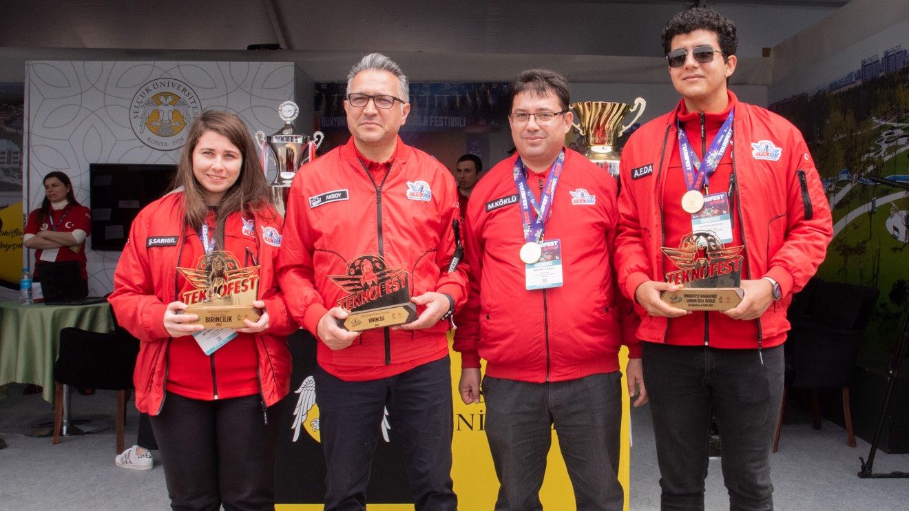 Selçuk Üniversitesi, TEKNOFEST İstanbul’da 15 ödülün sahibi oldu
